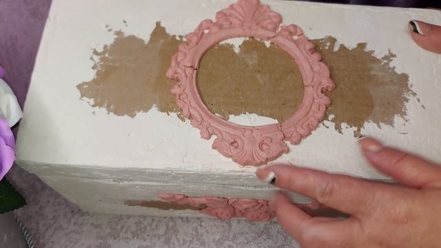 КРАСИВАЯ ШКАТУЛКА ИЗ ОБЫЧНОГО КАРТОНА СВОИМИ РУКАМИ // ПОДЕЛКИ ИЗ КАРТОННЫХ КОРОБОК смотреть онлайн