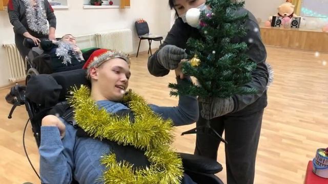 ОМИ Новый год.mp4 смотреть онлайн
