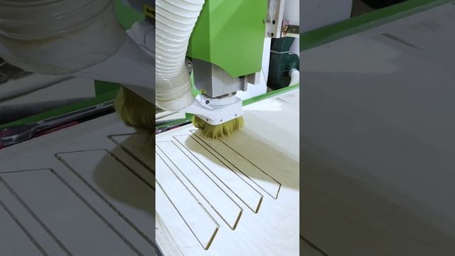 Фрезерно-гравировальный станок с ЧПУ WoodTec CH-2030 в работе у клиента. смотреть онлайн