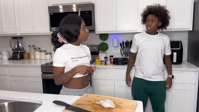 Eating An ANIMAL BRAIN 🧠 INFRONT OF MY ANGRY GIRLFRIEND !! * SHE THREW UP * | UPSHOE.RU REVIEW 👟 смотреть онлайн