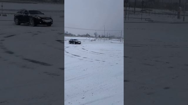 Infiniti Qx70 Snow Drift