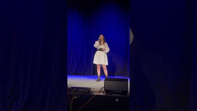 Екатерина Ильина - Танцы на стёклах смотреть онлайн