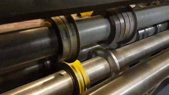 Видео работы станка резательно-рилевочного РР-1 смотреть онлайн