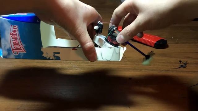 Самодельный игрушечный катер смотреть онлайн