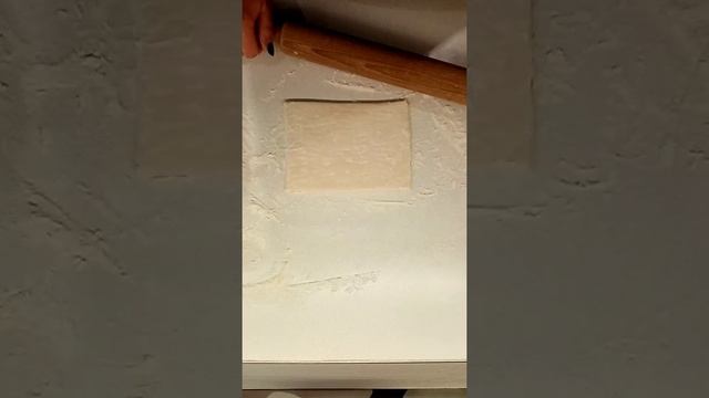 Сырный пирог за 5 минут из слоёного теста. смотреть онлайн