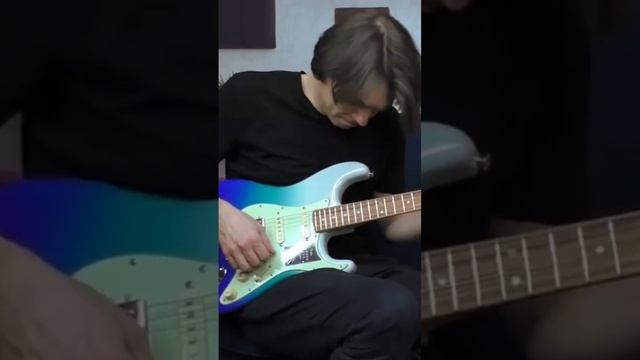 Сергей Табачников поймал радио на FENDER PLAYER PLUS смотреть онлайн