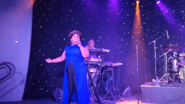 Usher's YEAH covered by Franchise Band смотреть онлайн
