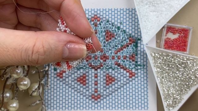 ЁЛОЧНАЯ ИГРУШКА - из бисера часть II * процесс создания #DIY (28) смотреть онлайн