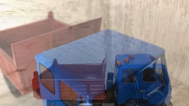 Масштабные модели транспорта. 1:43. Самосвал КАЗ-ММЗ-4502 смотреть онлайн