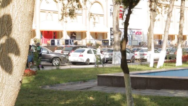 Помогут ли Узбеки девушке на улицах Ташкента. Социальный Эксперимент смотреть онлайн