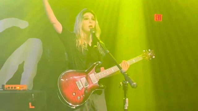 The Warning “When I'm Alone” (Last Song chosen by fan from the jar) Live at The TLA in Philadelphia смотреть онлайн