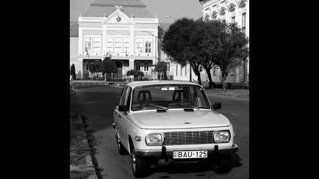 Wartburg 353 two stroke engine sound - kétütemű motorhang смотреть онлайн