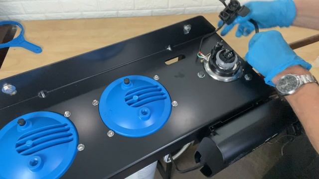 How to REPLACE LAMP & FILTERS in VIQUA IHS12 D4, IHS22-D4 or IHS22-E4 UV Systems смотреть онлайн