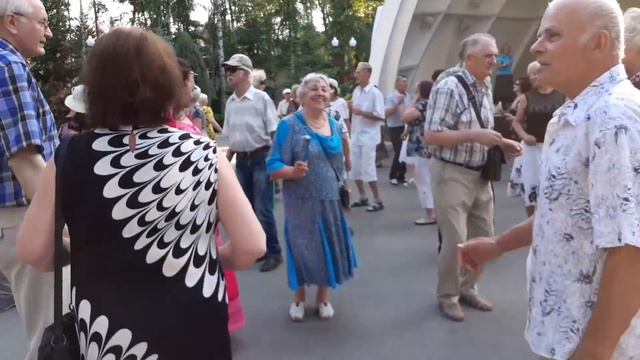 ТАК УСТРОЕНЫ МУЖЧИНЫ, ЛЮБЯТ ЖЕНЩИН БЕЗ ПРИЧИНЫ!???/ТАНЦЫ В ПАРКЕ ГОРЬКОГО ХАРЬКОВ ИЮЛЬ 2021 смотреть онлайн