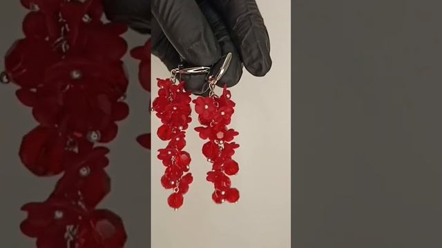 Рождественские серьги грозди в красном цвете. смотреть онлайн