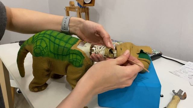 Ремонт шеи робота-динозавра Pleo | Плео отремонтировать шею смотреть онлайн