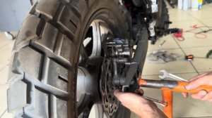 Подтяжка цепи мотоцикла Tekken 250 Enduro 2023