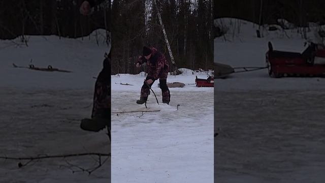 Вот ТАК Выглядит Рыбацкое Счастье! #зимняяловлярыбы смотреть онлайн