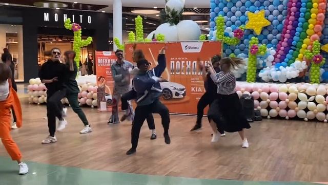 Флешмоб в сити молле смотреть онлайн