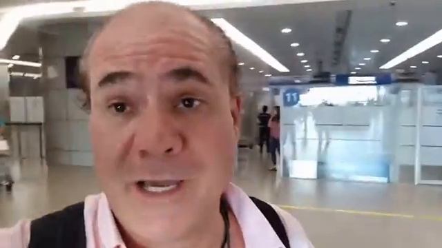 Pudong Intl Airport (PVG) Shanghai Layover (part 3) - Terminal 1 смотреть онлайн