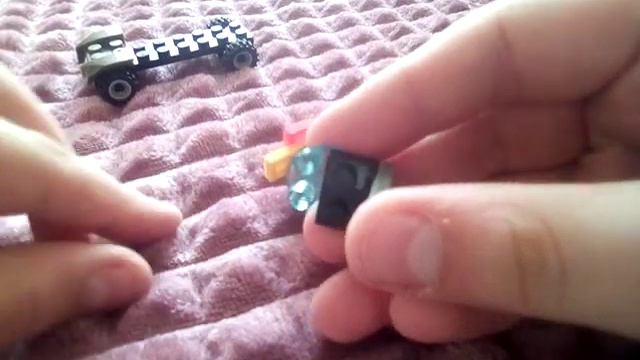 Туториал: колёсный танк Amd 178B из лего!