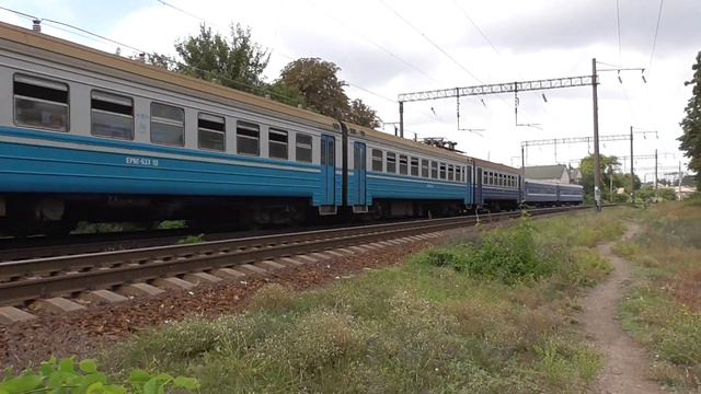 Электропоезд ЭР9е-635 и электровоз ЧС4-210, Одесса смотреть онлайн