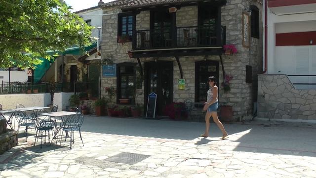 Путь к источнику в Криопиги #Greece_Kriopigi / The path to the source in Kriopigi смотреть онлайн