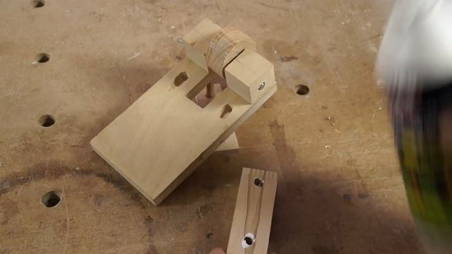 Быстрозажимная направляющая линейка для раскроя листовых материалов. смотреть онлайн