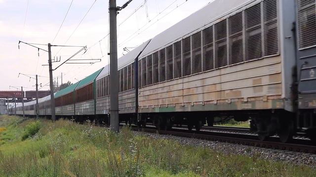 Электровоз ВЛ80С-546 с грузовым составом отходит со станции Орша-Центральная смотреть онлайн