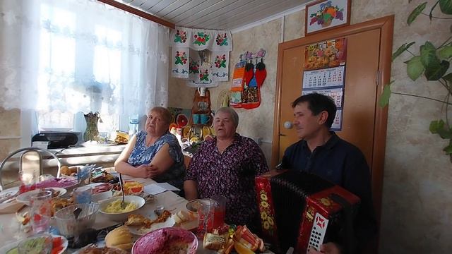 Посиделки у кумы.Сорвала я цветок полевой.В.Белоглазов гармонь. смотреть онлайн