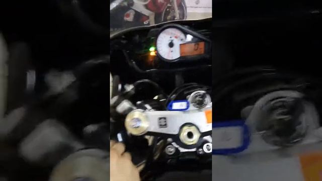 Запуск Suzuki GSX R 600 2000г. смотреть онлайн