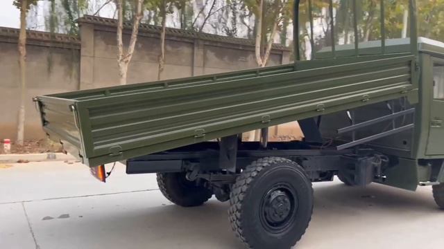 Полноприводный самосвал Iveco, две скорости, со спасательной лебедкой смотреть онлайн