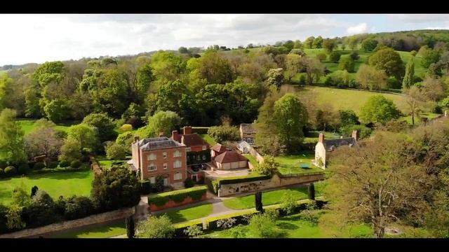 Amazing overhead views of Gloucestershire fields | _ day out _ | 4k drone video. смотреть онлайн