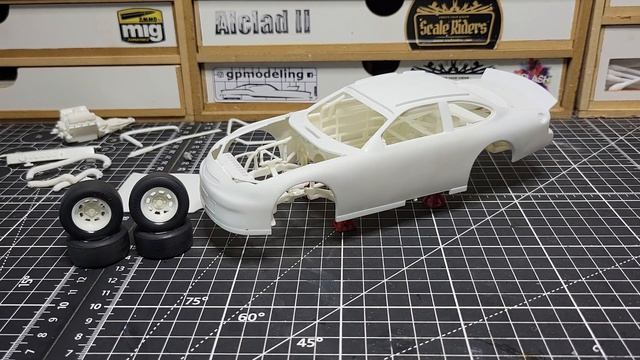 Revell 1999 Ford Taurus NASCAR (updated no,1) смотреть онлайн