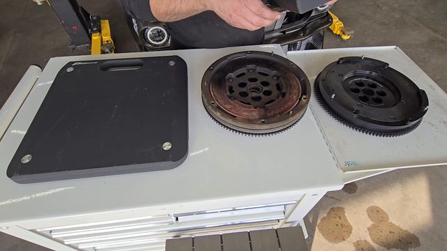 Ford Focus RS and ST Flywheel Weigjt Comparison. Factory Dual Mass vs Clutch Masters Aluminum смотреть онлайн