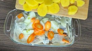 Рыба в духовке с овощами / Минтай с картошкой в сметане