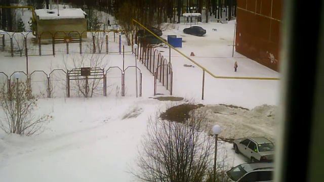 готовимся на реку.чистят снег. смотреть онлайн