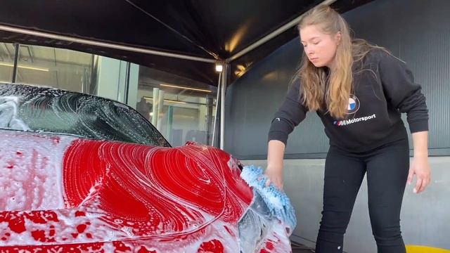 EEN UNIEKE WRAP op een AUDI E-TRON GT en we wrappen een BMW X5 in glanzend grijs смотреть онлайн
