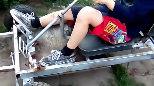 Устройство карта из бензопилы. Первые покатушки. смотреть онлайн