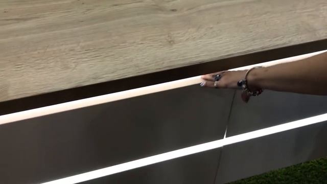 Кухня. Профиль Gola с подсветкой. Внутренний ящик. смотреть онлайн