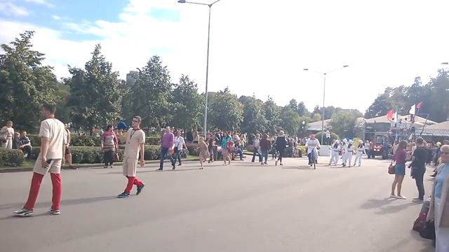 Платформы в парке горького на день города смотреть онлайн