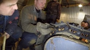 ?НАДЕВАЕМ  ГУСЕНИЦУ на экскаватор ?РАЗБИТЫЙ МОСТ с трактора John Deere в ремонт-расточку уха??