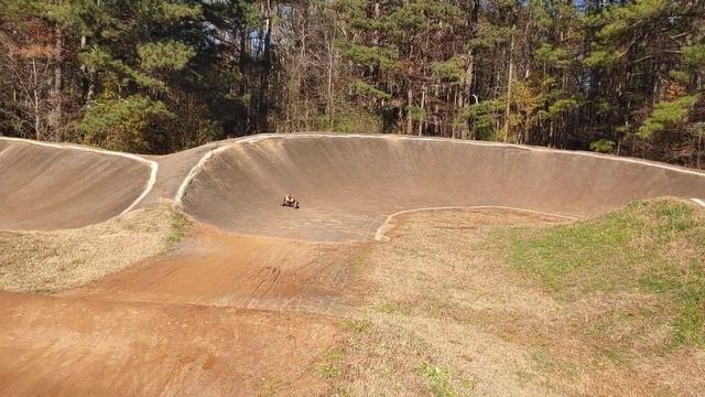 Traxxas XMAXX 8s BMX Track Run смотреть онлайн
