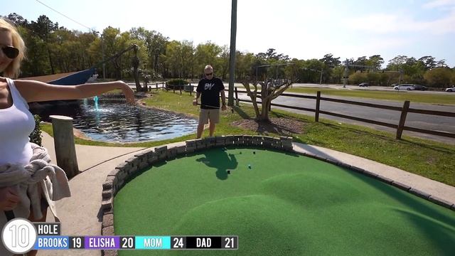 Epic Mini Golf Hole In One And Crazy Bounces! смотреть онлайн