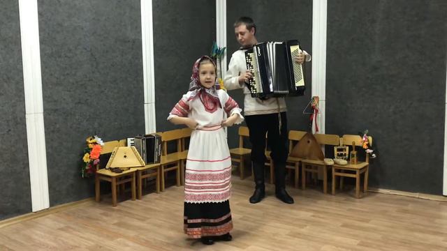 Друцкая Марта «Барыня» русская пляска (частушки), аккомпанирует Манаенков Алексей Сергеевич смотреть онлайн
