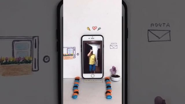 Человек живет в телефоне. смотреть онлайн