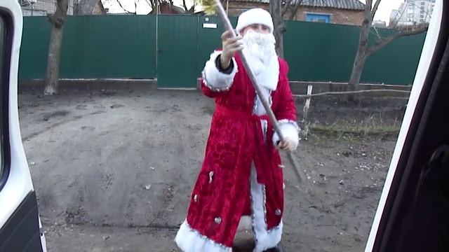 Смешные новогодние видео приколы. Приколы с дедом морозом смотреть онлайн