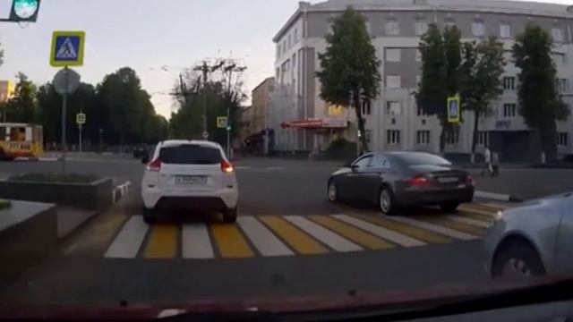 Это Ярославль детка: Включил поворотник направо, повернул - налево смотреть онлайн