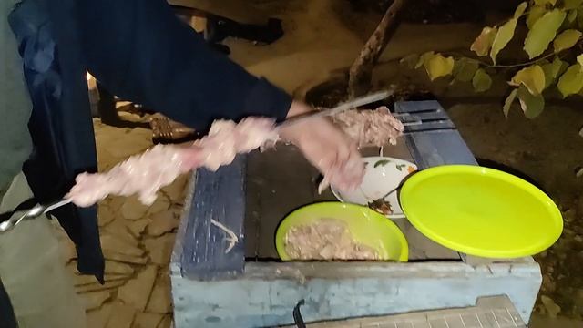 Жарю вкусное мясо своими руками! ШАШЛЫК из свинины, ШАШЛЫК на кирпичном мангале! смотреть онлайн