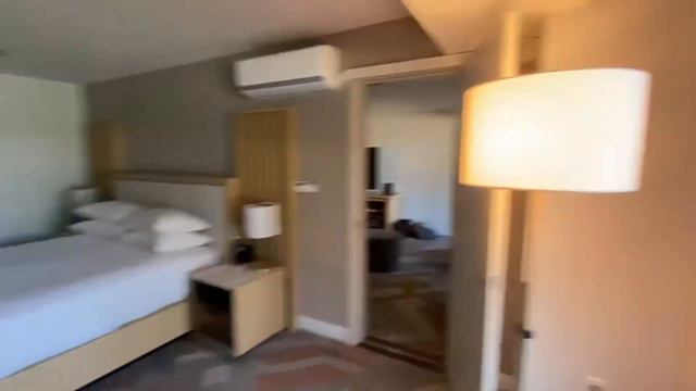 Hyatt Regency Monterey - Monterey Suite Room Tour смотреть онлайн